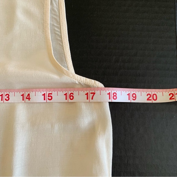 Zara Woman. Cream/beige, high/low top, with fringe on the hem. Sleeveles… - Picture 3 of 9